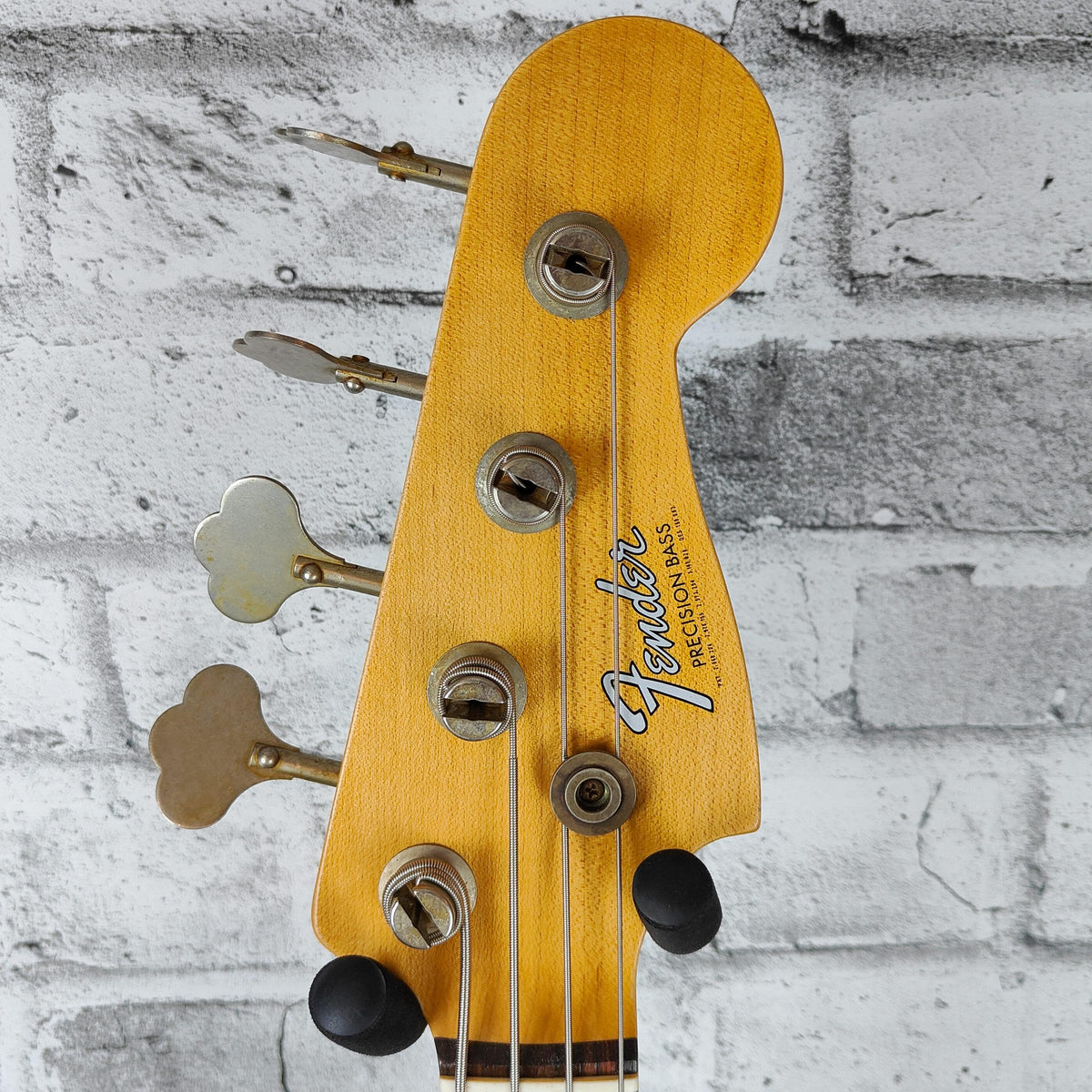 Fender Custom Shop 1966 Precision Bass Journeyman Relic, 3A Rosewood Fingerboard, 3-Color Sunburst
