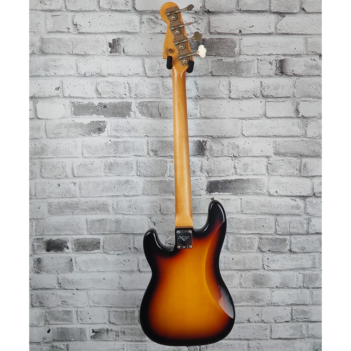 Fender Custom Shop 1966 Precision Bass Journeyman Relic, 3A Rosewood Fingerboard, 3-Color Sunburst