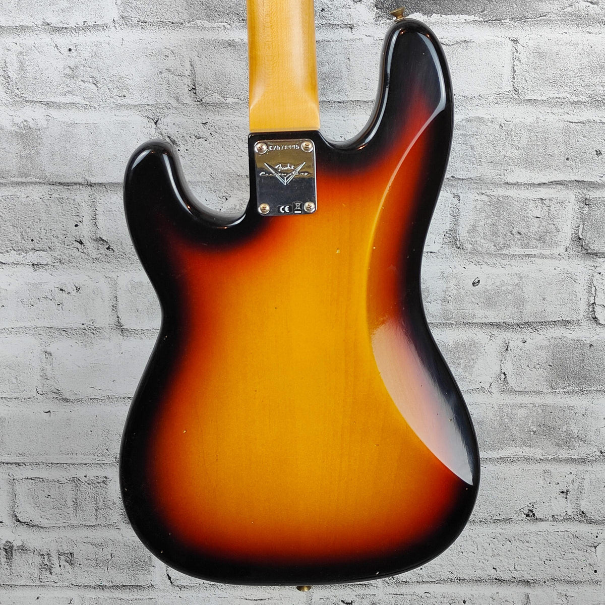 Fender Custom Shop 1966 Precision Bass Journeyman Relic, 3A Rosewood Fingerboard, 3-Color Sunburst