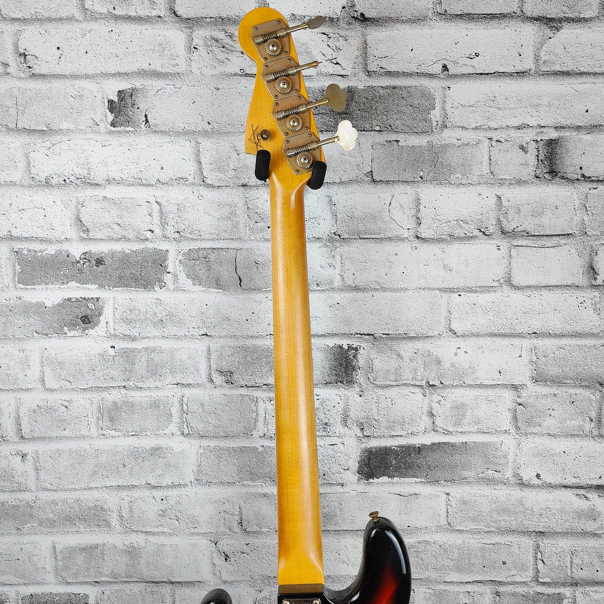 Fender Custom Shop 1966 Precision Bass Journeyman Relic, 3A Rosewood Fingerboard, 3-Color Sunburst