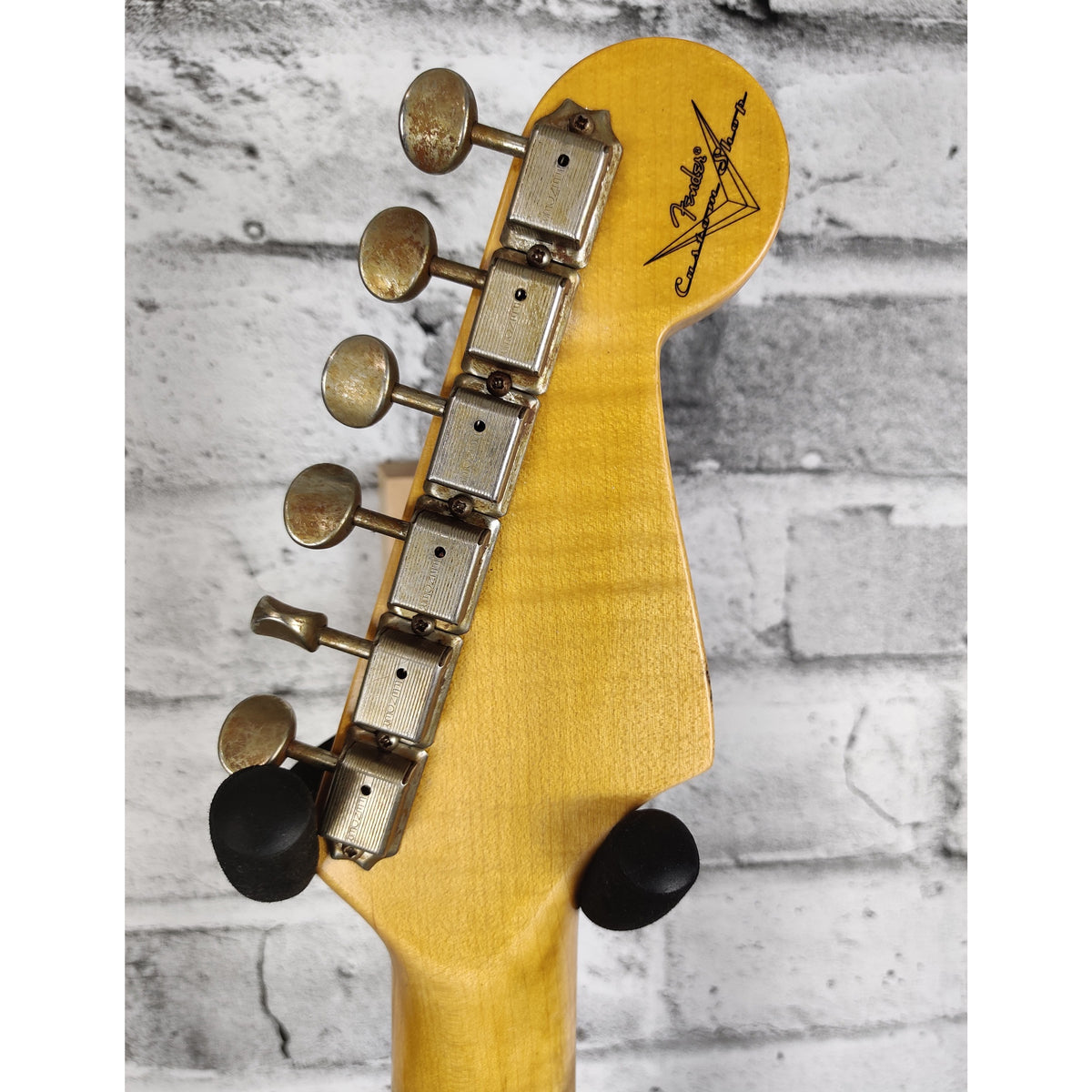 Fender Limited Edition '64 Stratocaster Journeyman Relic, Left Handed, Rosewood Fingerboard - Faded 3-Color Sunburst