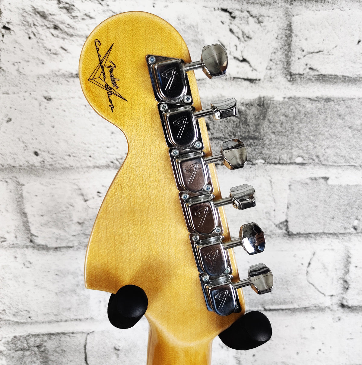 Fender 1970 Stratocaster Journeyman Relic, Rosewood Fingerboard - Faded 3-Color Sunburst