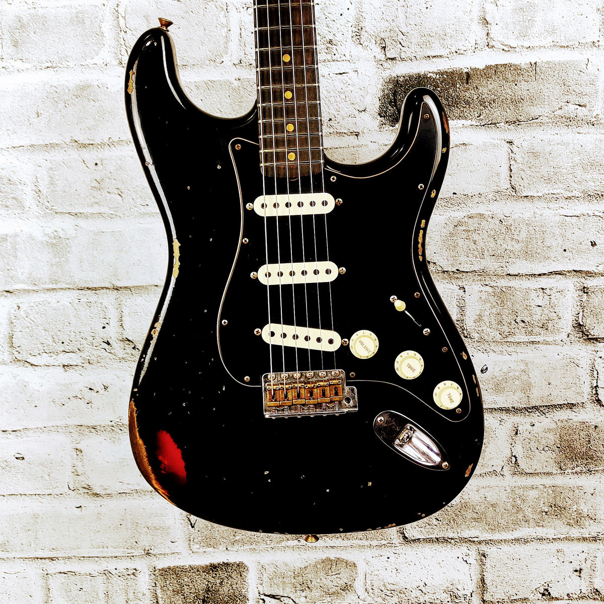 Fender Limited Edition Dual-Mag II Strat Relic, Rosewood Fingerboard - Aged Black Over 3-Color Sunburst