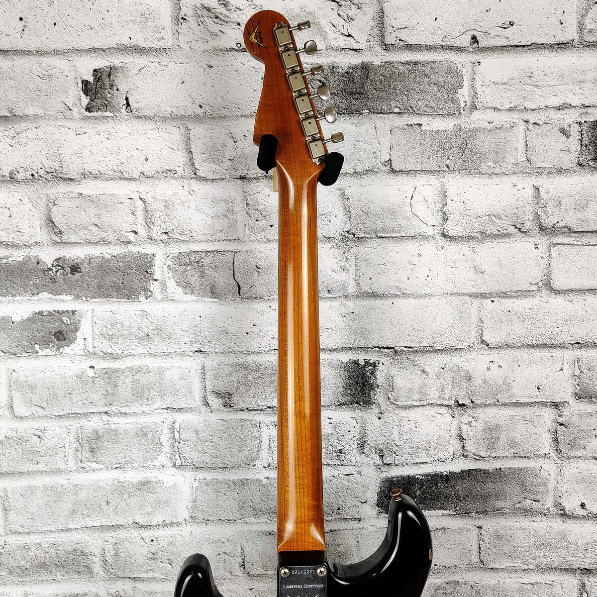 Fender Limited Edition Dual-Mag II Strat Relic, Rosewood Fingerboard - Aged Black Over 3-Color Sunburst