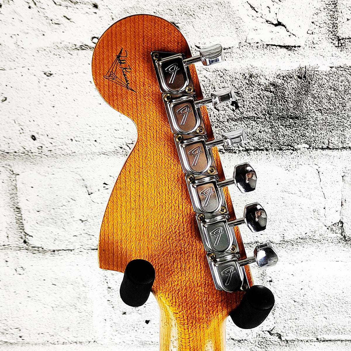 Fender Custom Shop Master Built – Todd Krause – 68 Stratocaster Relic – Aged Desert Sand