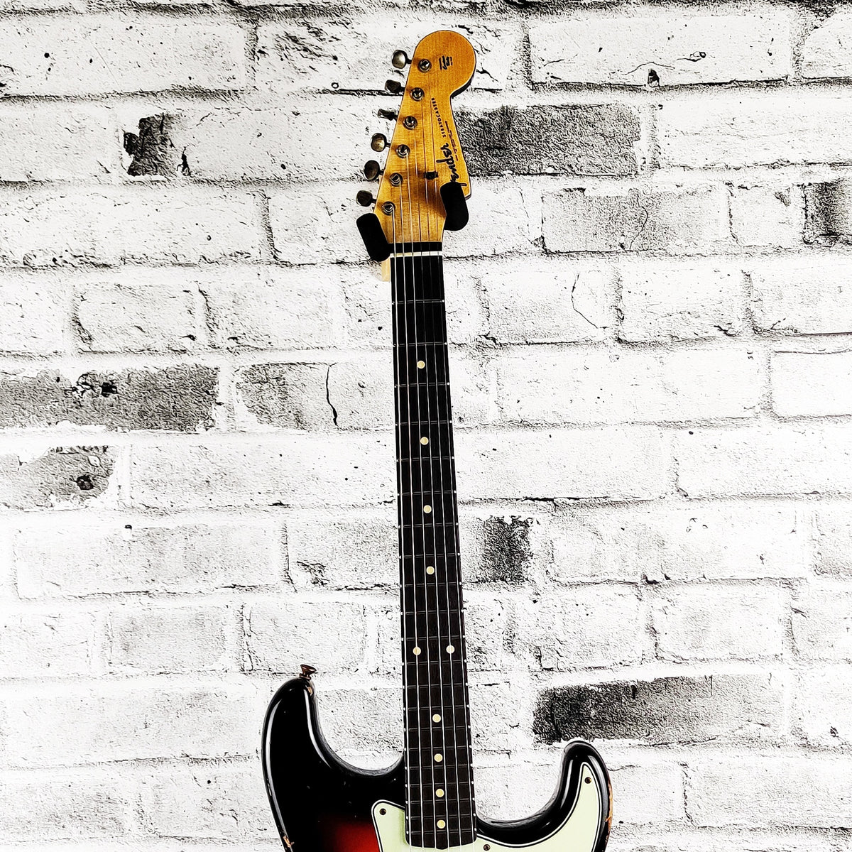 Fender 1961 Stratocaster Heavy Relic, Rosewood Fingerboard – 3-Color Sunburst