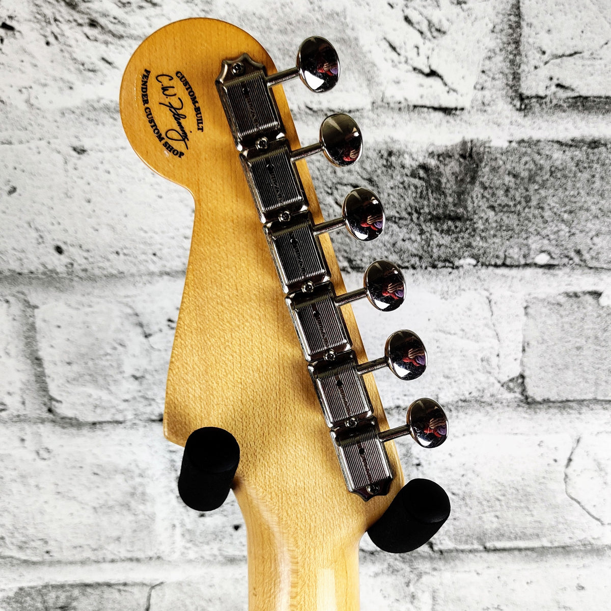 Fender Custom Shop Master Built – Chris Fleming – 11/56 Stratocaster Closet Classic – Black