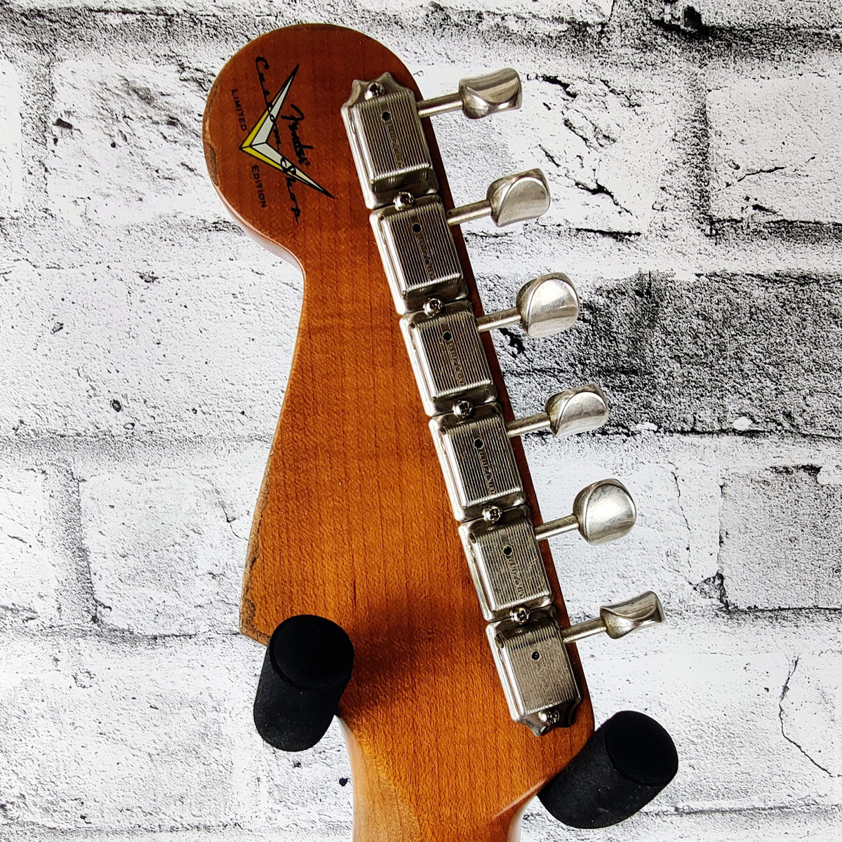 Fender Custom Shop Limited Edition 60/63 Stratocaster Electric Guitar Heavy Relic - Aged Black over 3-Tone Sunburst