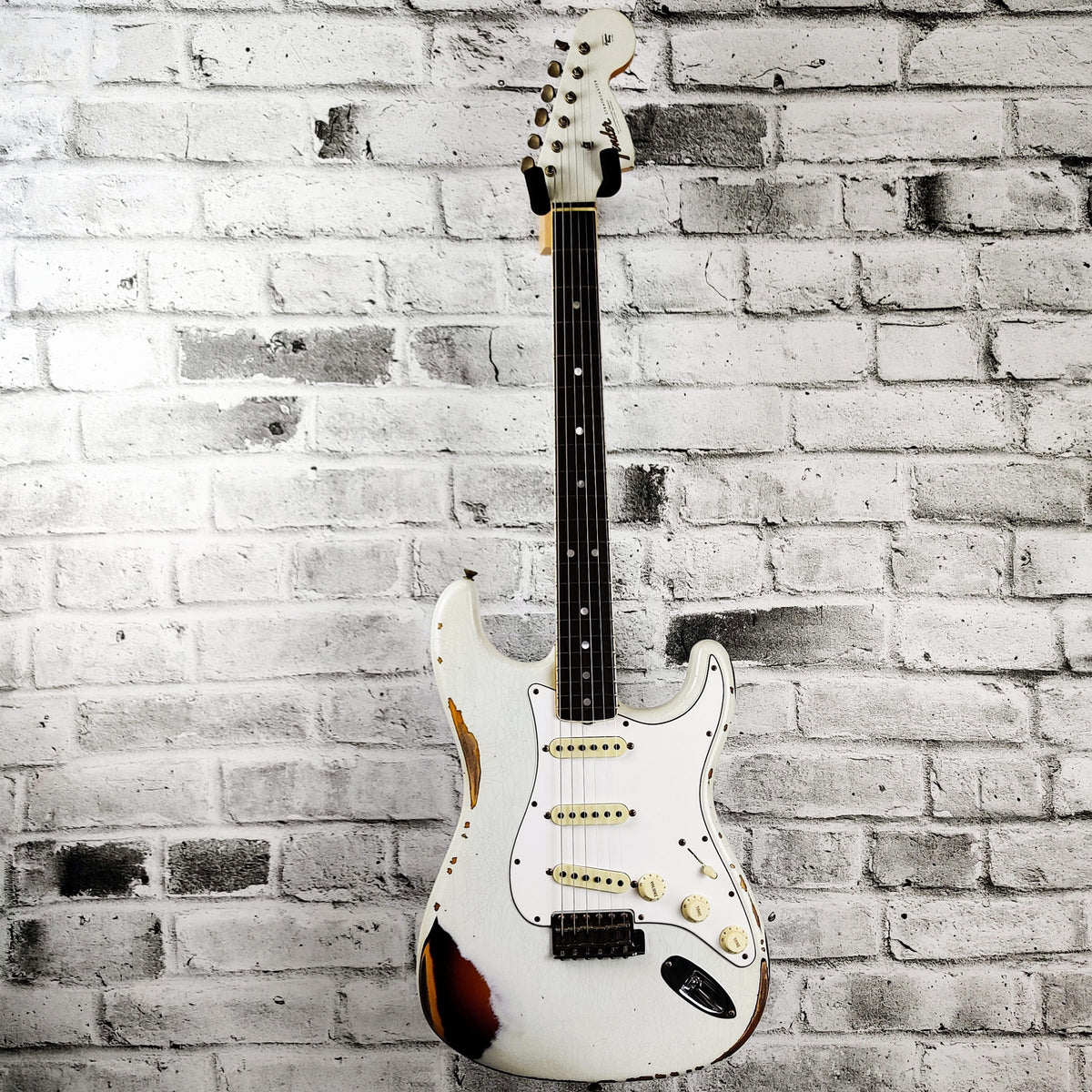 Fender Custom Shop Limited edition '67 Stratocaster Heavy Relic, Aged Olympic White over 3-Color Sunburst