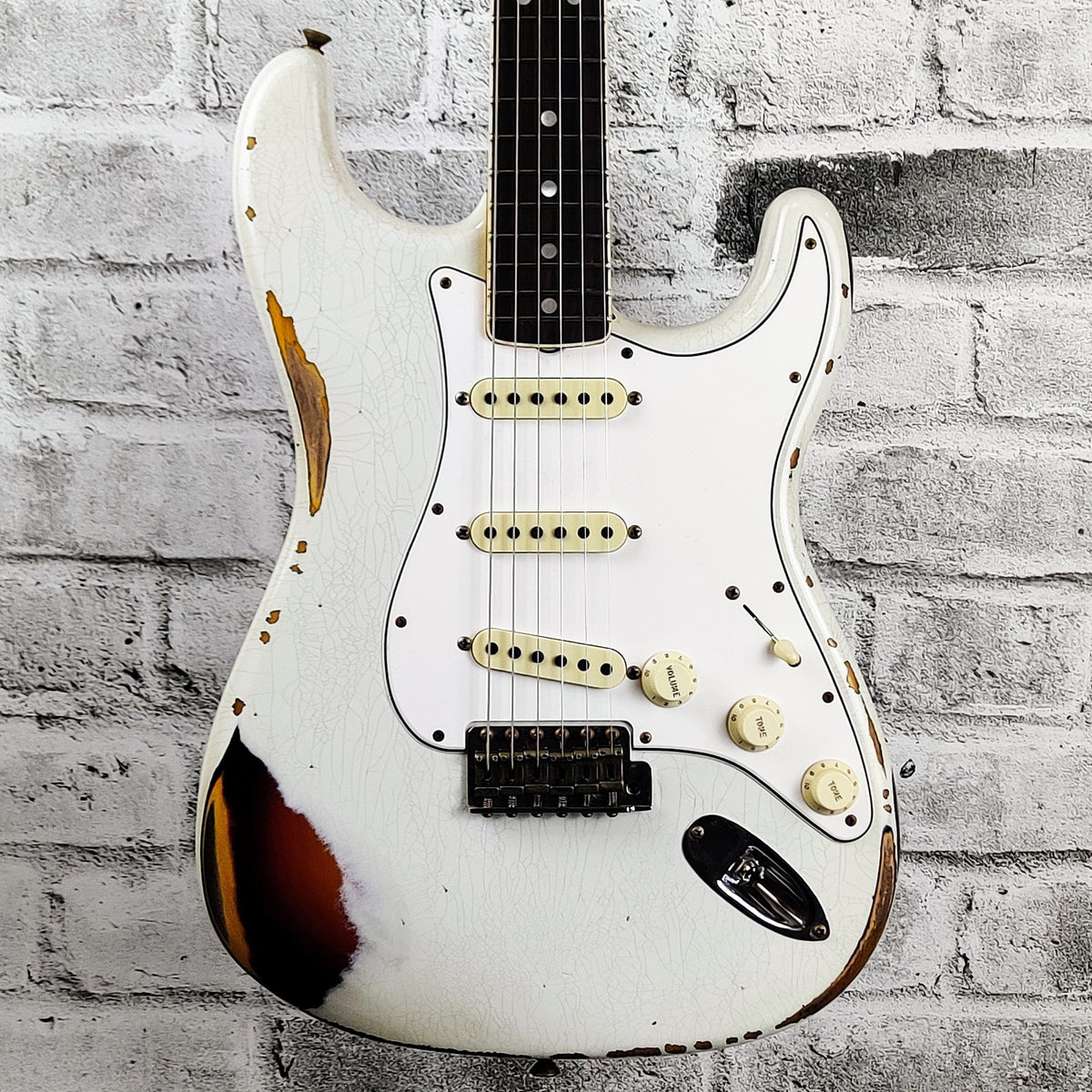 Fender Custom Shop Limited edition '67 Stratocaster Heavy Relic, Aged Olympic White over 3-Color Sunburst