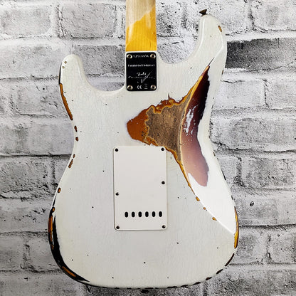 Fender Custom Shop Limited edition '67 Stratocaster Heavy Relic, Aged Olympic White over 3-Color Sunburst