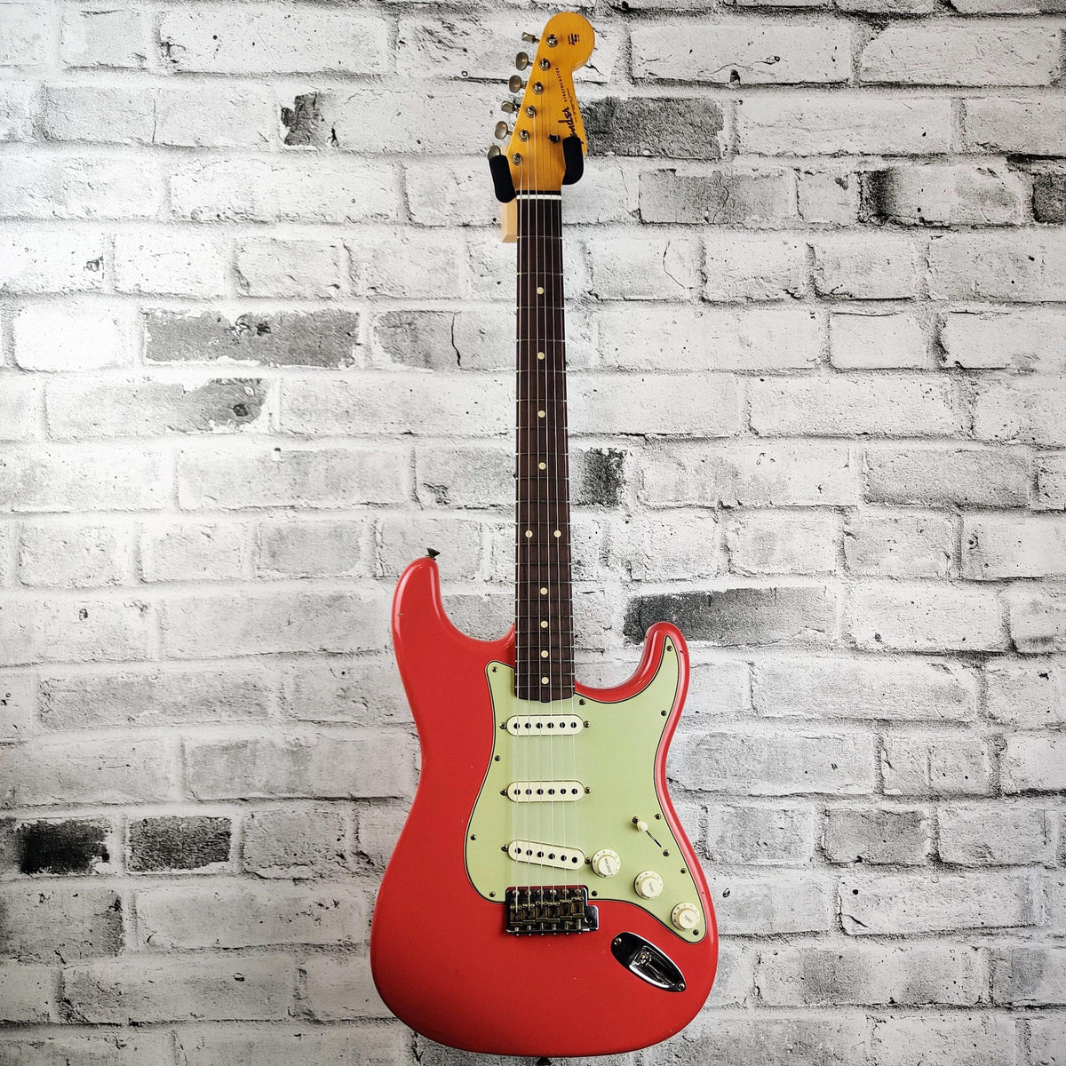 Fender Custom Shop Limited Edition ’62/’63 Stratocaster Journeyman Relic, Rosewood Fingerboard – Aged Fiesta Red