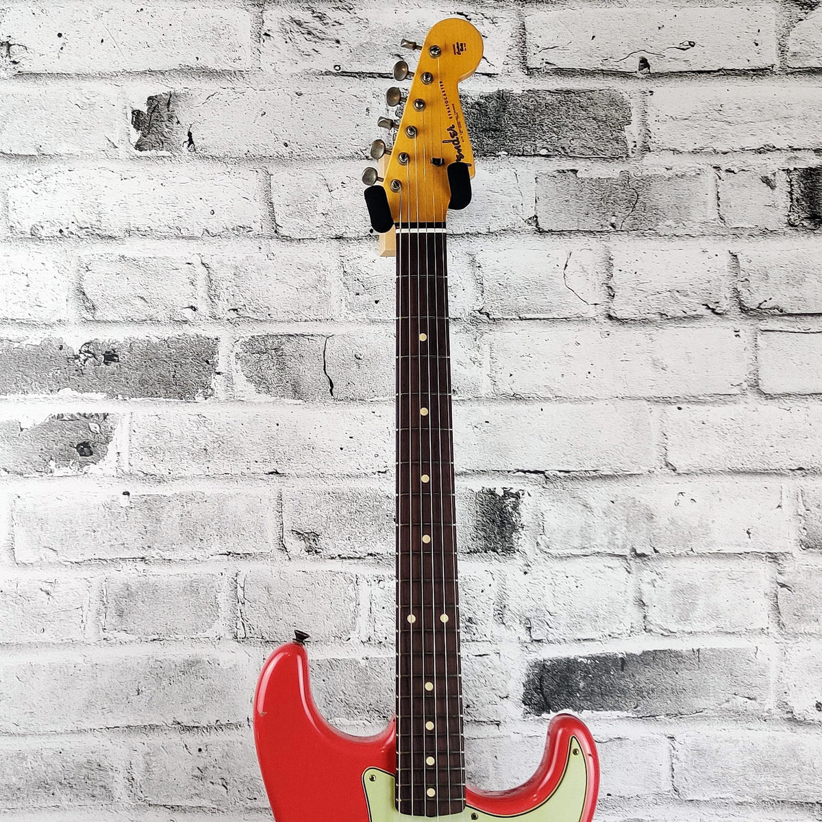 Fender Custom Shop Limited Edition ’62/’63 Stratocaster Journeyman Relic, Rosewood Fingerboard – Aged Fiesta Red