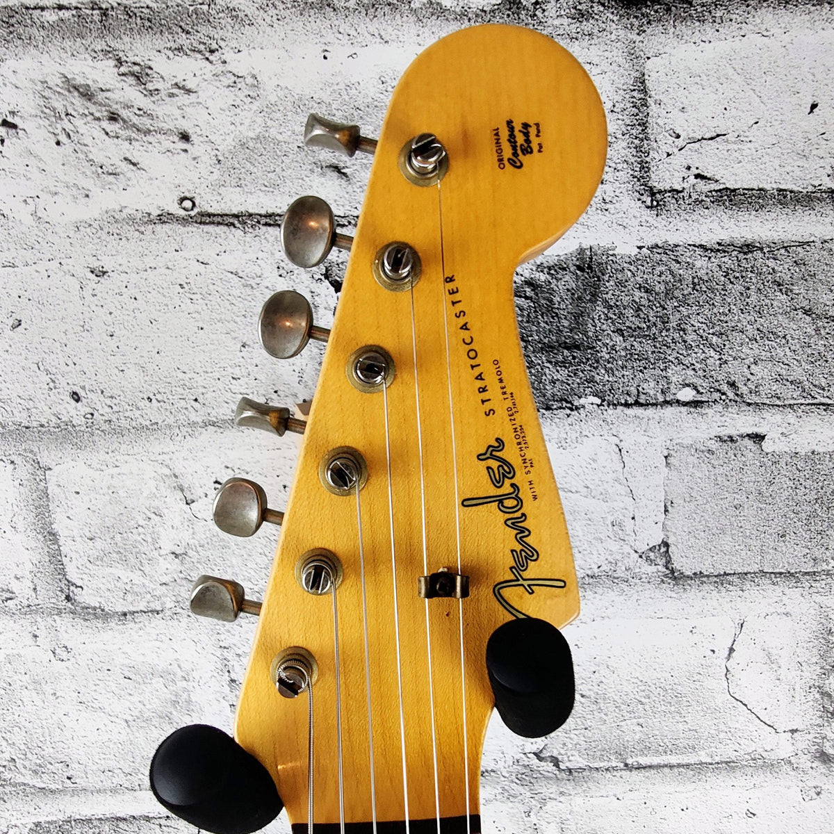 Fender Custom Shop Limited Edition ’62/’63 Stratocaster Journeyman Relic, Rosewood Fingerboard – Aged Fiesta Red