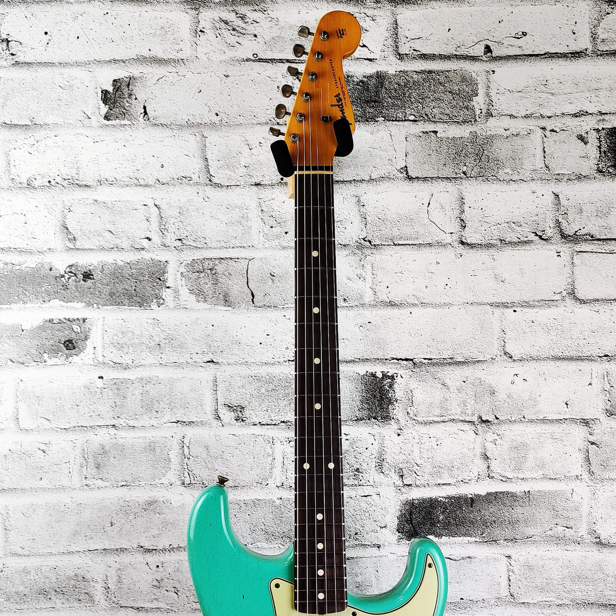 Fender Custom Shop Limited Edition ’62/’63 Stratocaster Journeyman Relic, Rosewood Fingerboard – Aged Seafoam Green