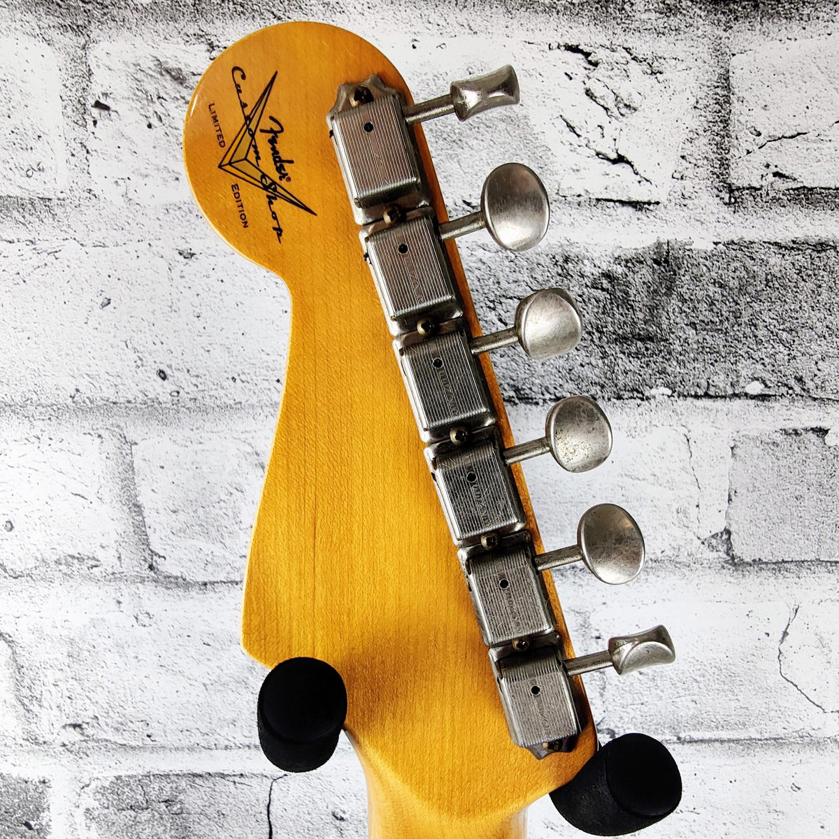 Fender Custom Shop Limited Edition ’62/’63 Stratocaster Journeyman Relic, Rosewood Fingerboard – Aged Seafoam Green