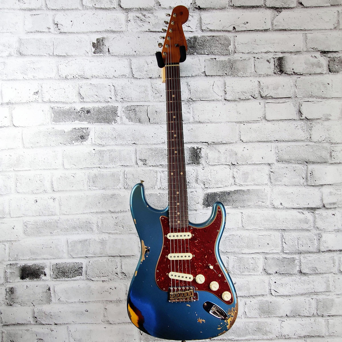 Fender Custom Shop Limited Edition '61 Stratocaster, Heavy Relic, Aged Lake Placid Blue Over 3-Colour Sunburst