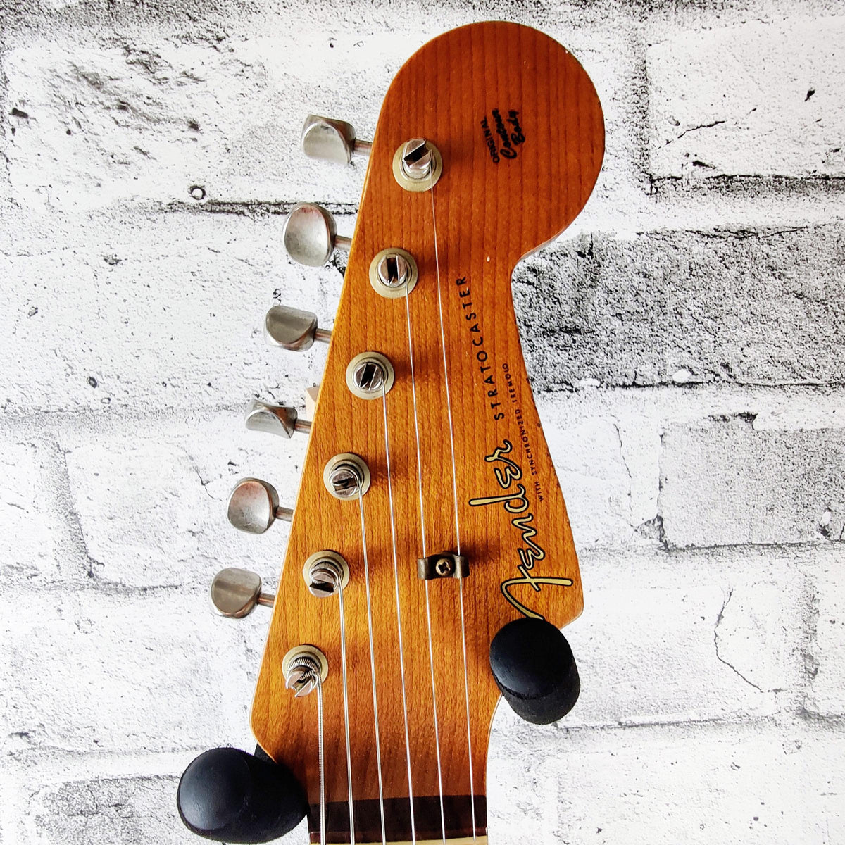 Fender Custom Shop Limited Edition '61 Stratocaster, Heavy Relic, Aged Vintage White Over 3-Colour Sunburst