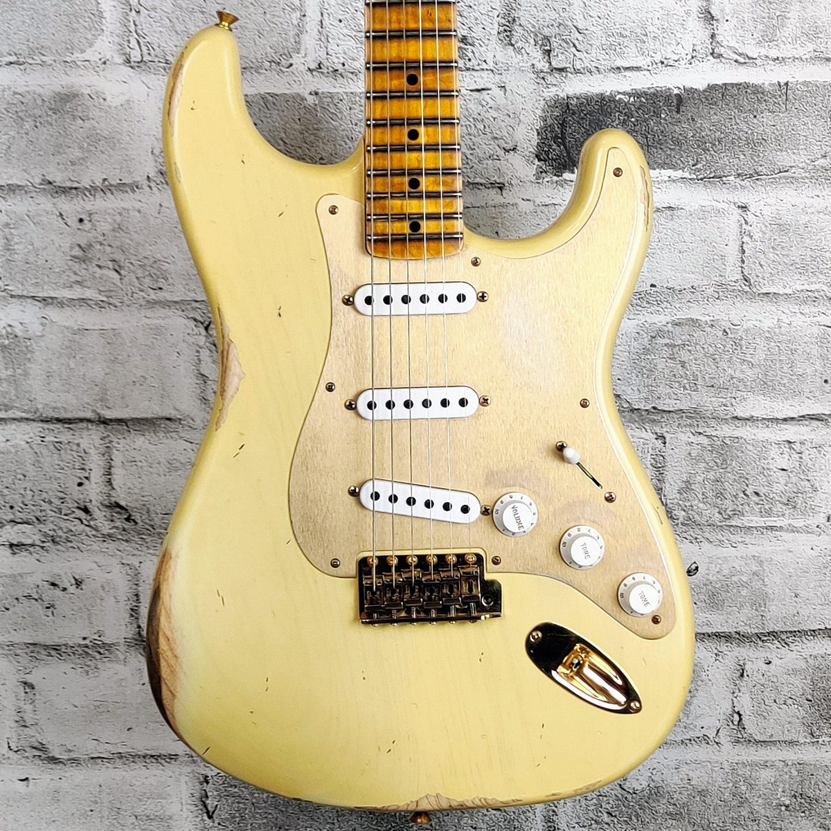 Fender Custom Shop Limited Edition '55 Bone Tone Strat Relic, 2A Flame Maple Fingerboard, Aged Honey Blonde with Gold Hardware