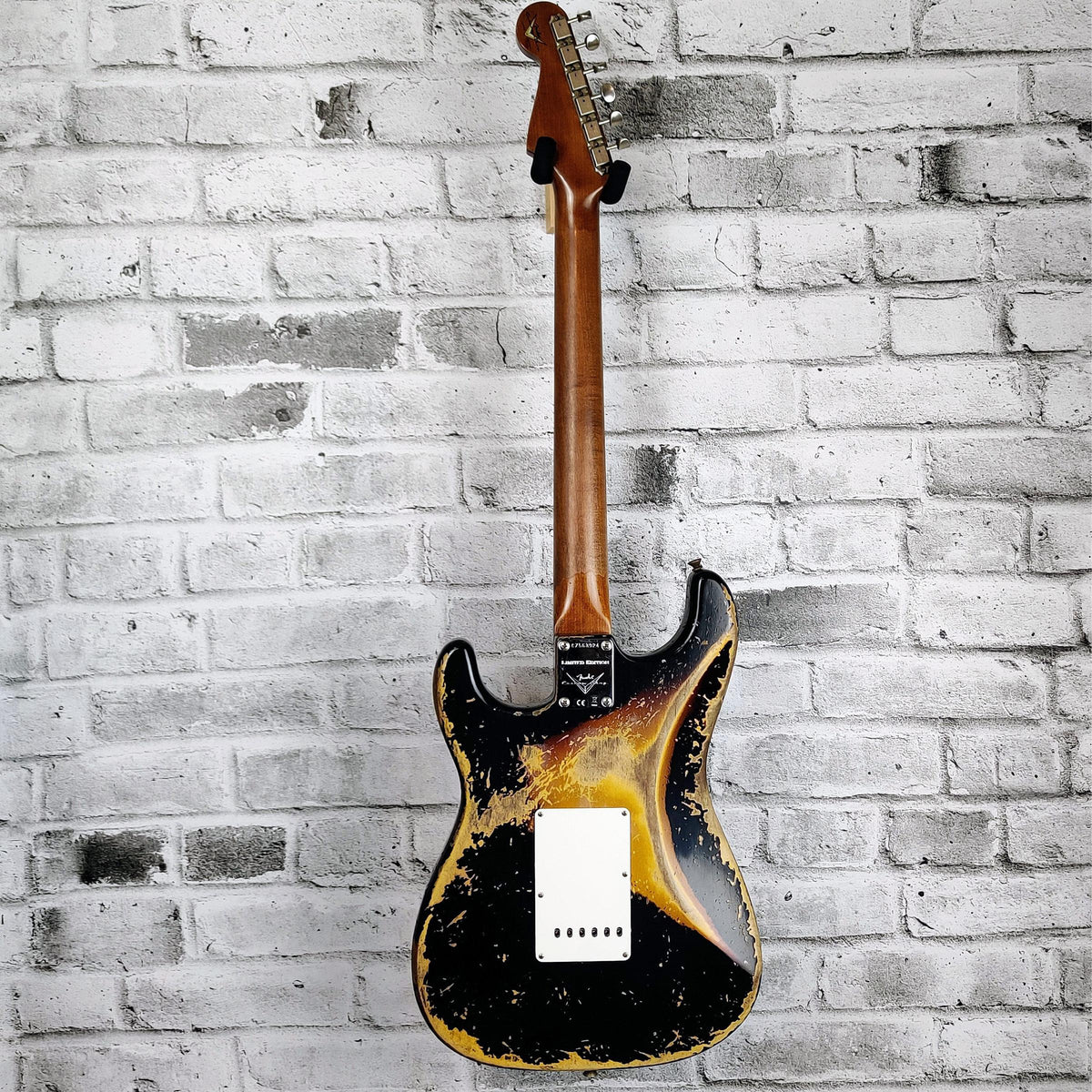 Fender Custom Shop  Limited Edition Roasted '61 Strat Super Heavy Relic, Flat-Lam Rosewood Fingerboard, Aged Black over 3-Color Sunburst