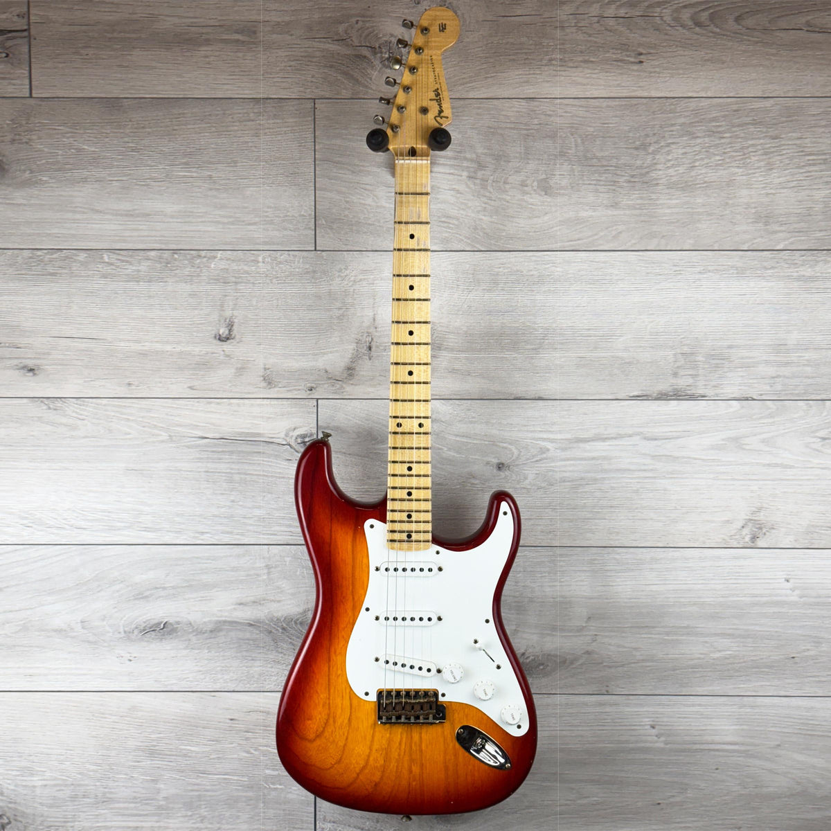 FENDER Custom Shop 1955 STRAT Journeyman, Aged Cherry Sunburst