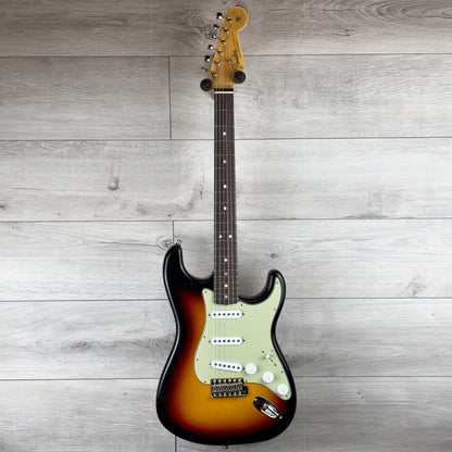 FENDER Custom Shop 1965 Journeyman Custom Relic Stratocaster, Aged 3-Tone Sunburst