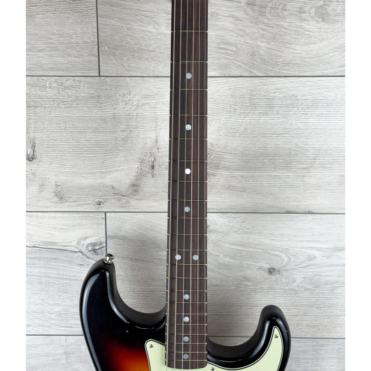 FENDER Custom Shop 1965 Journeyman Custom Relic Stratocaster, Aged 3-Tone Sunburst