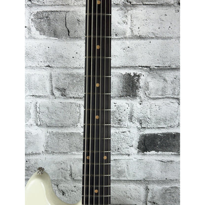 FENDER Custom Shop Bass VI DLX Closet Classic, 3A Rosewood Fingerboard, Aged Olympic White