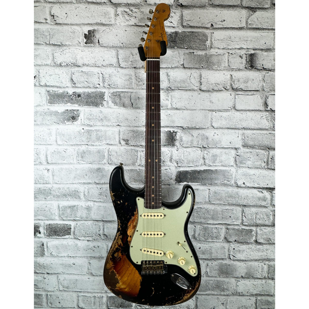 FENDER Custom Shop 1963 Stratocaster Super Heavy Relic, 3A Rosewood Fingerboard, Super Faded Aged Black over 3-Color Sunburst
