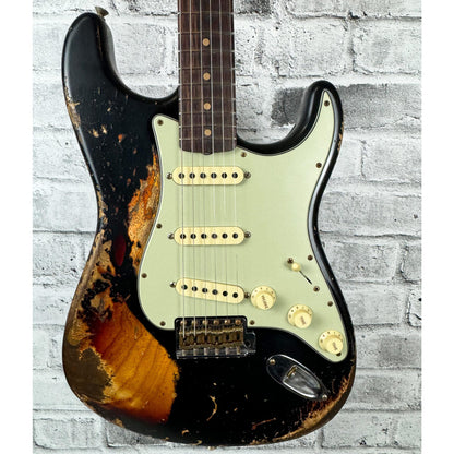 FENDER Custom Shop 1963 Stratocaster Super Heavy Relic, 3A Rosewood Fingerboard, Super Faded Aged Black over 3-Color Sunburst