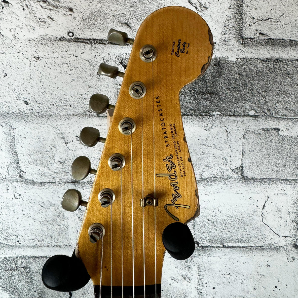 FENDER Custom Shop 1963 Stratocaster Super Heavy Relic, 3A Rosewood Fingerboard, Super Faded Aged Black over 3-Color Sunburst