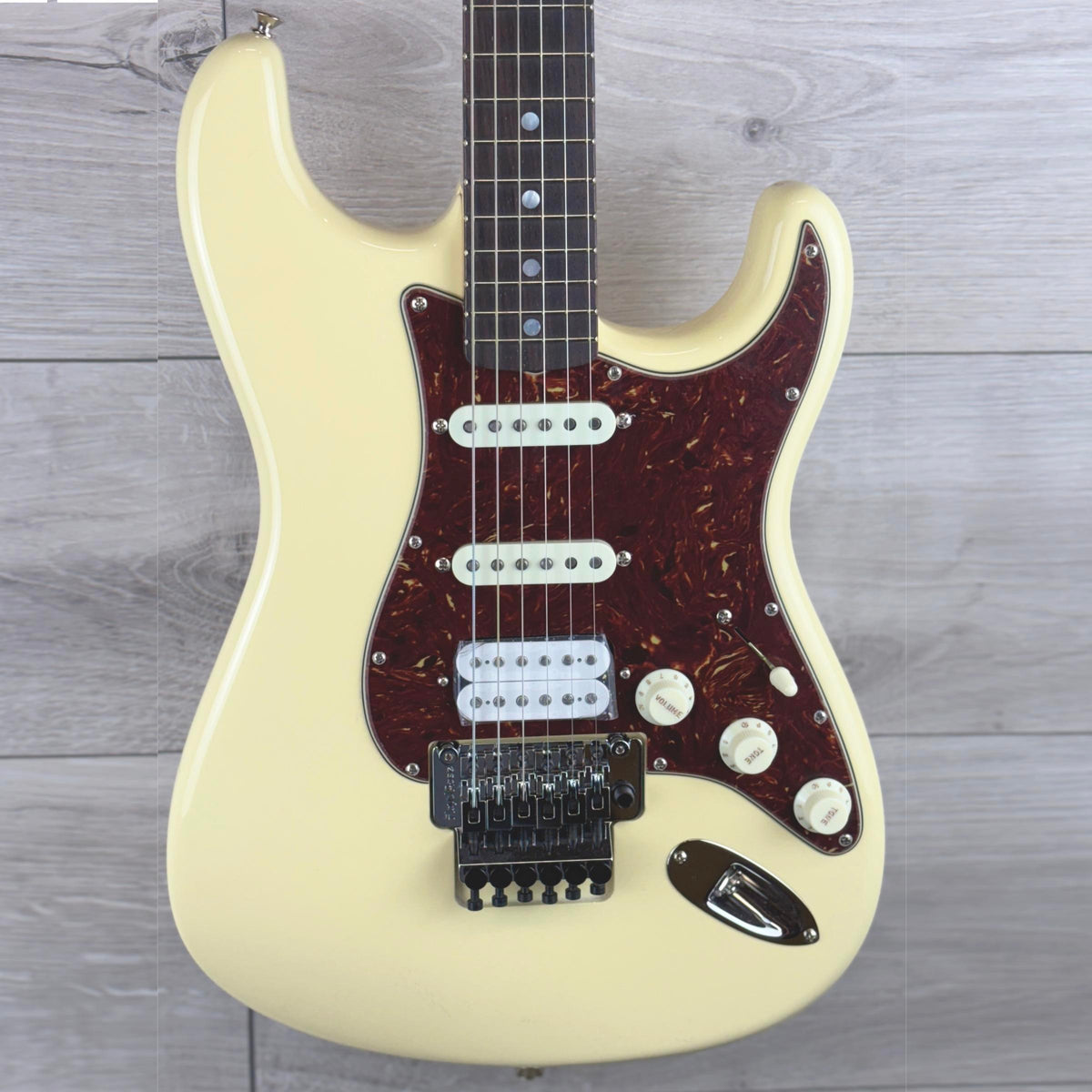 FENDER Custom Shop 69 Stratocaster NOS Rosewood, Floyd Rose HSS, Aged Vintage White
