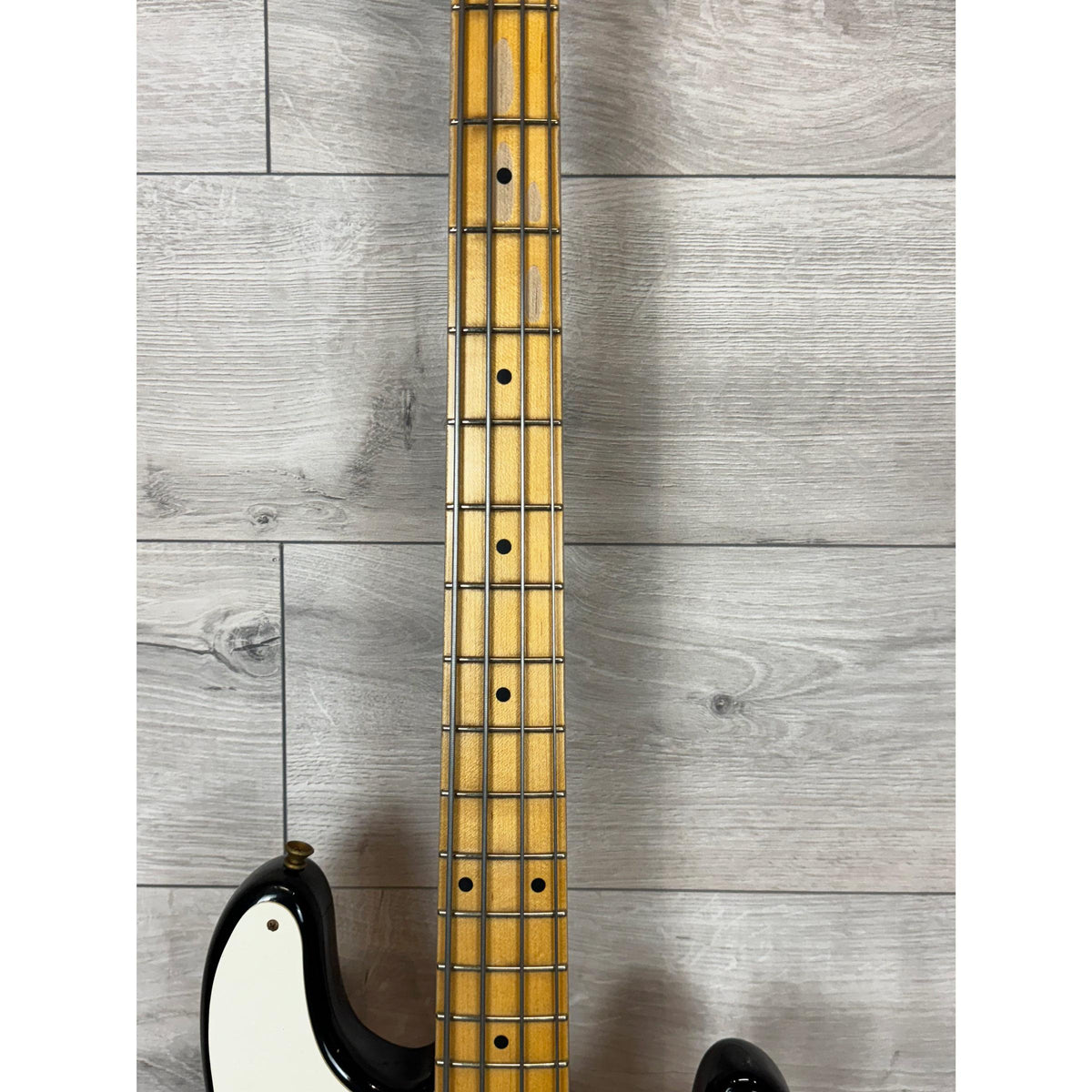 FENDER Custom Shop 1954 Precision Bass Journeyman Relic, 1-Piece Quartersawn Maple Neck Fingerboard, Aged 2-Color Sunburst