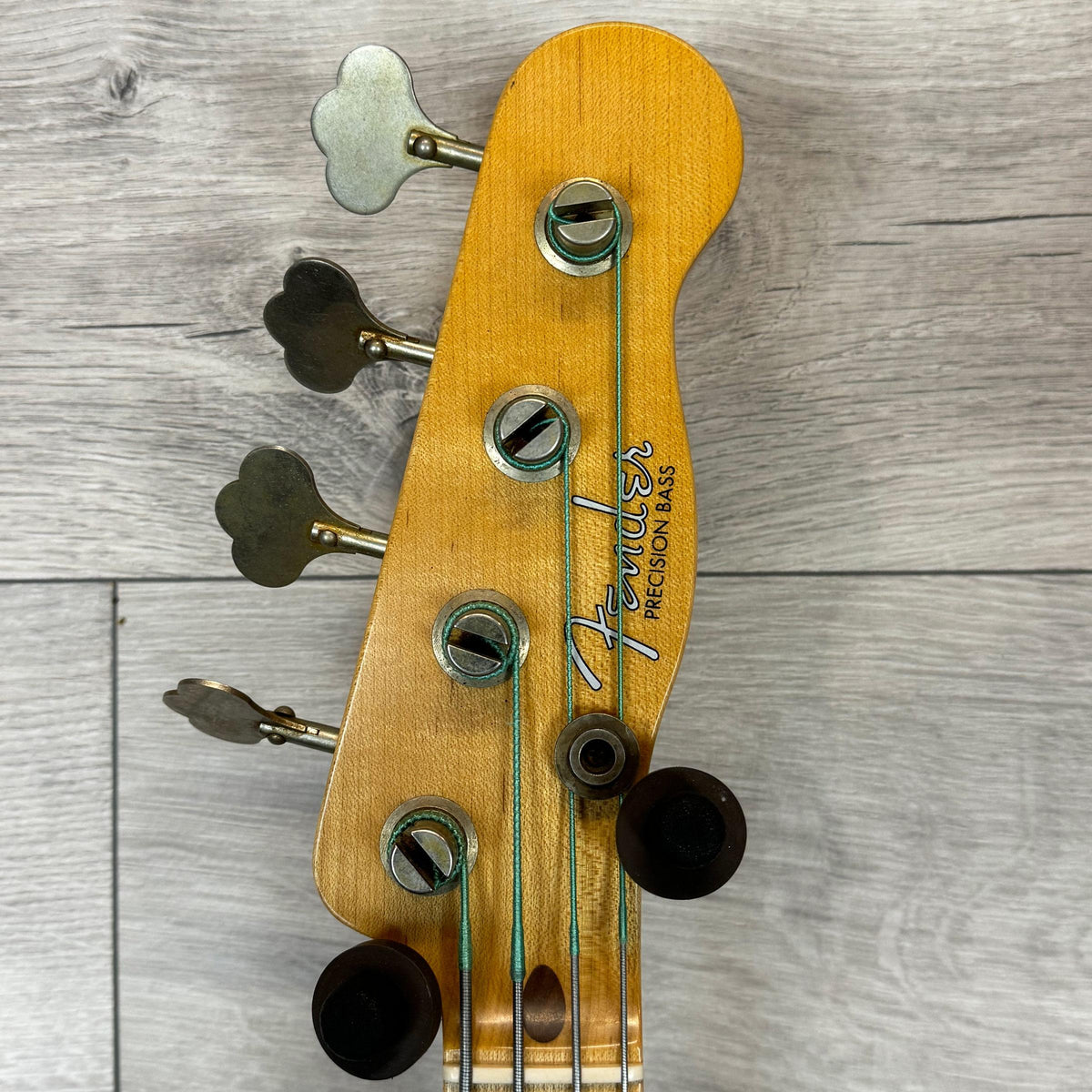 FENDER Custom Shop 1954 Precision Bass Journeyman Relic, 1-Piece Quartersawn Maple Neck Fingerboard, Aged 2-Color Sunburst