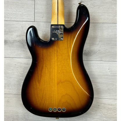 FENDER Custom Shop 1954 Precision Bass Journeyman Relic, 1-Piece Quartersawn Maple Neck Fingerboard, Aged 2-Color Sunburst