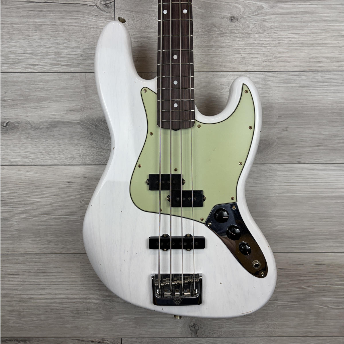 FENDER Custom Shop Limited Edition Jazz Bass Special Journeyman Relic, Rosewood Fingerboard, White Blonde