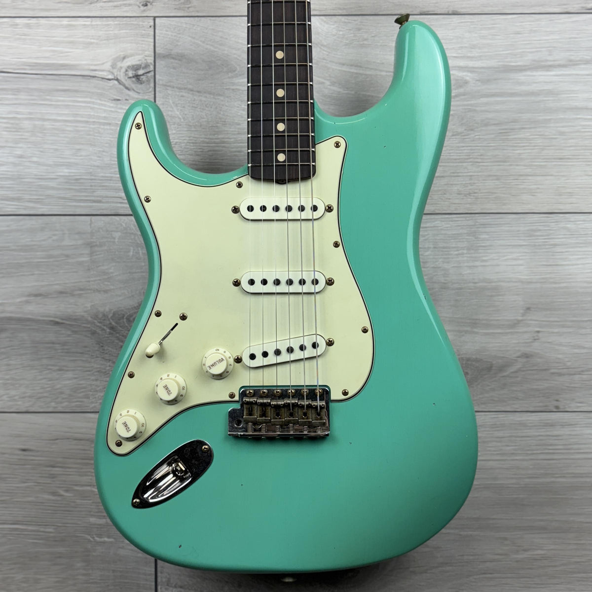FENDER Custom Shop '62/'63 Stratocaster Left Hand Journeyman, Aged Sea Foam Green