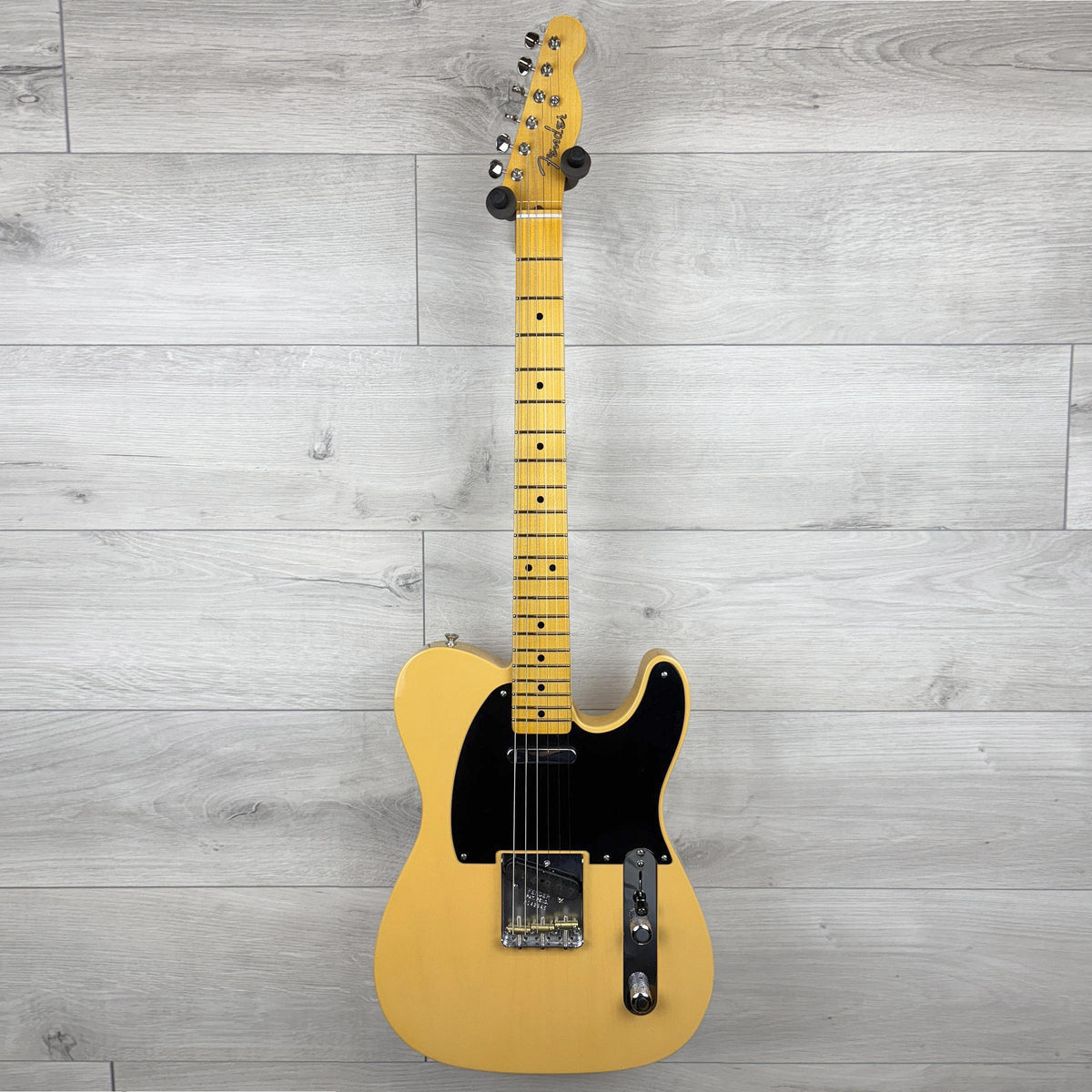 FENDER Custom Shop 1951 Nocaster DLX Closet Classic, 1-Piece Rift Sawn Maple Neck, Aged Nocaster Blonde