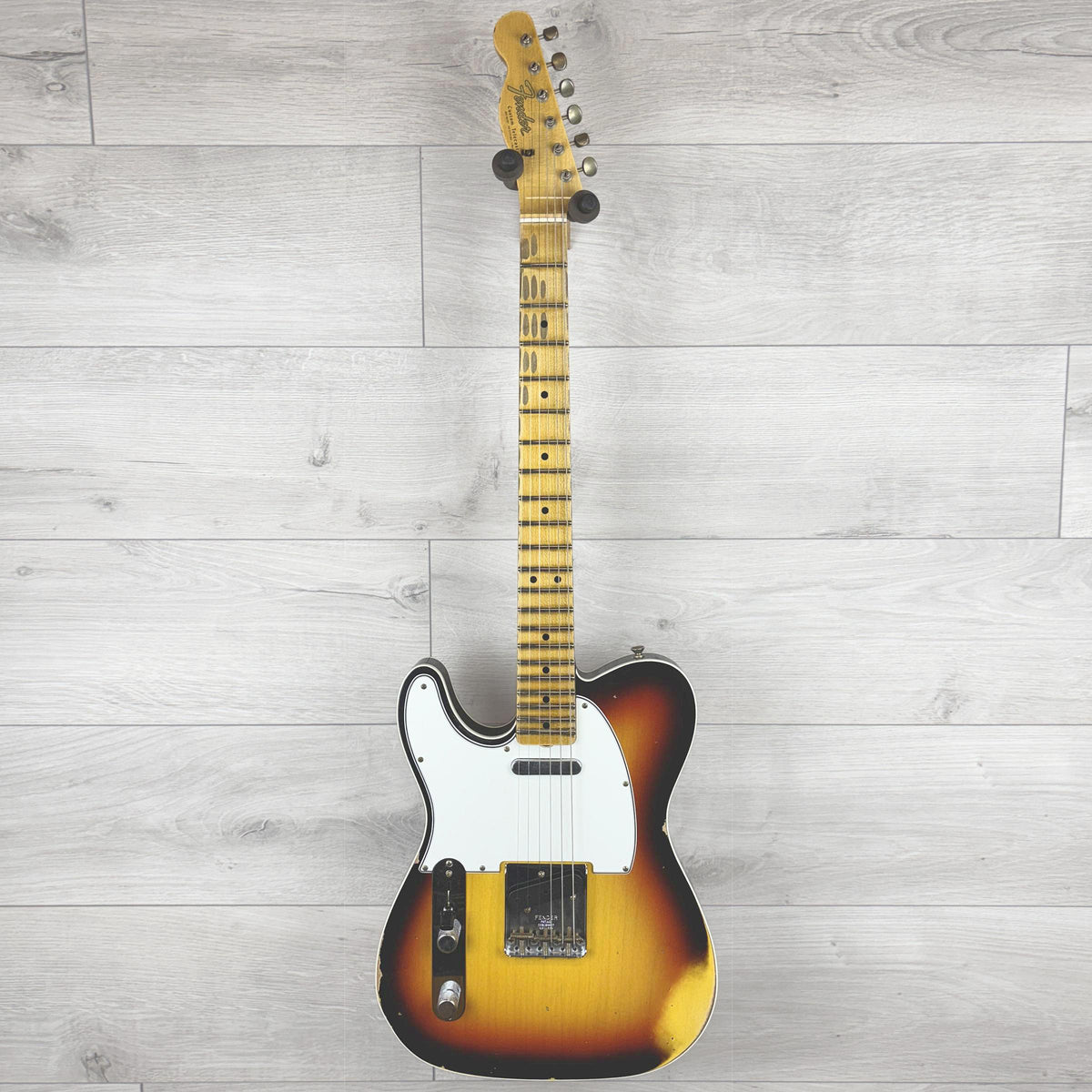 FENDER Custom Shop 1965 Telecaster Custom Left Hand Relic, Maple Neck, Faded 3-Tone Sunburst