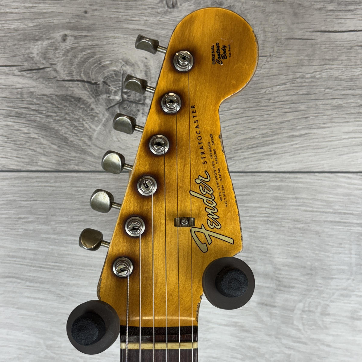 FENDER Custom Shop 1965 Stratocaster Super Heavy Relic, Rosewood Fingerboard, Super Faded Aged Sherwood Green Metallic over 3-Color Sunburst