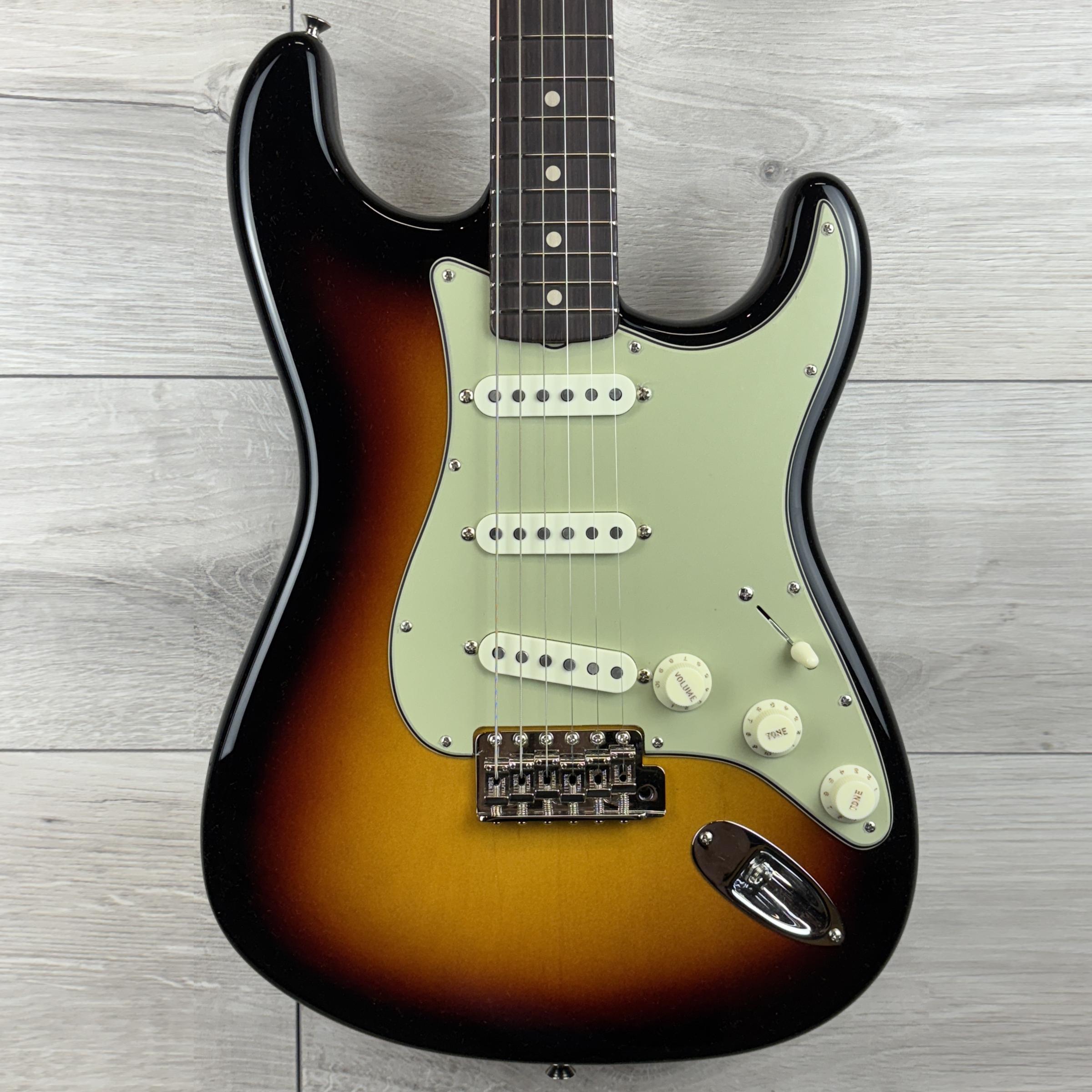 FENDER Custom Shop '62/'63 STRAT NOS, 3-Color Sunburst - Centre De