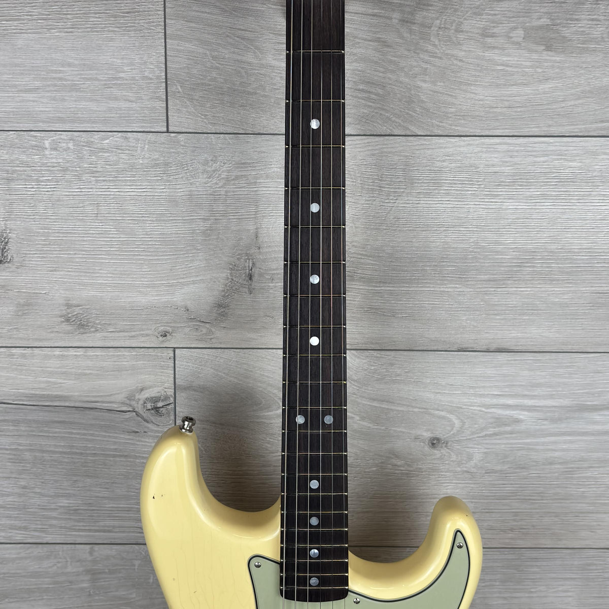 FENDER Custom Shop Limited Edition '65 Stratocaster Journeyman Relic, Aged Vintage White
