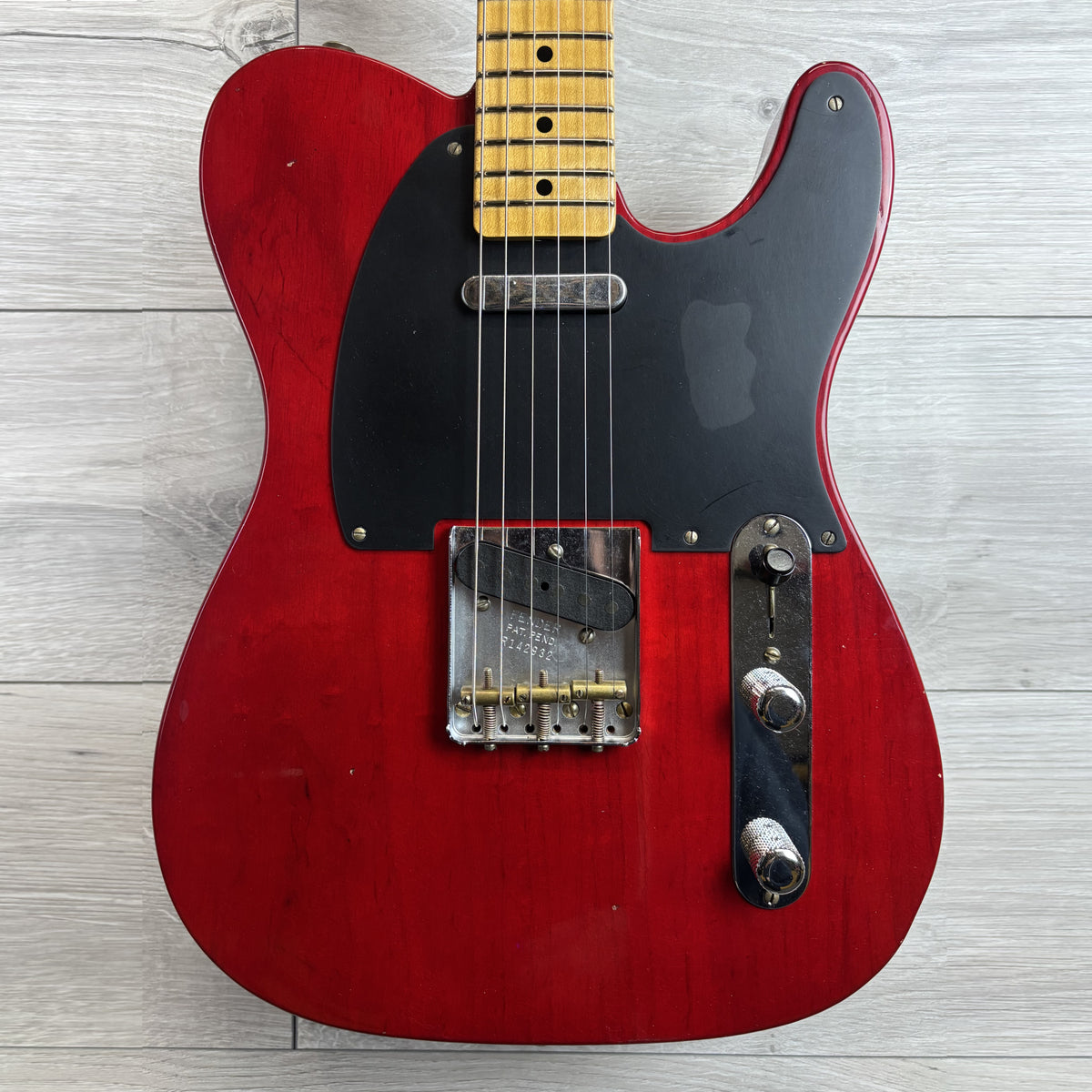 FENDER Custom Shop 1951 Nocaster Journeyman Relic, 1-Piece Rift Sawn Maple Neck, Aged Crimson Transparent