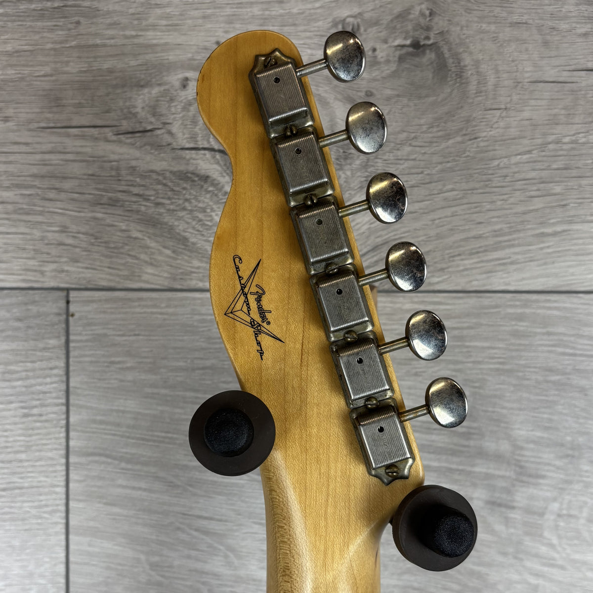 FENDER Custom Shop 1951 Nocaster Journeyman Relic, 1-Piece Rift Sawn Maple Neck, Aged Crimson Transparent