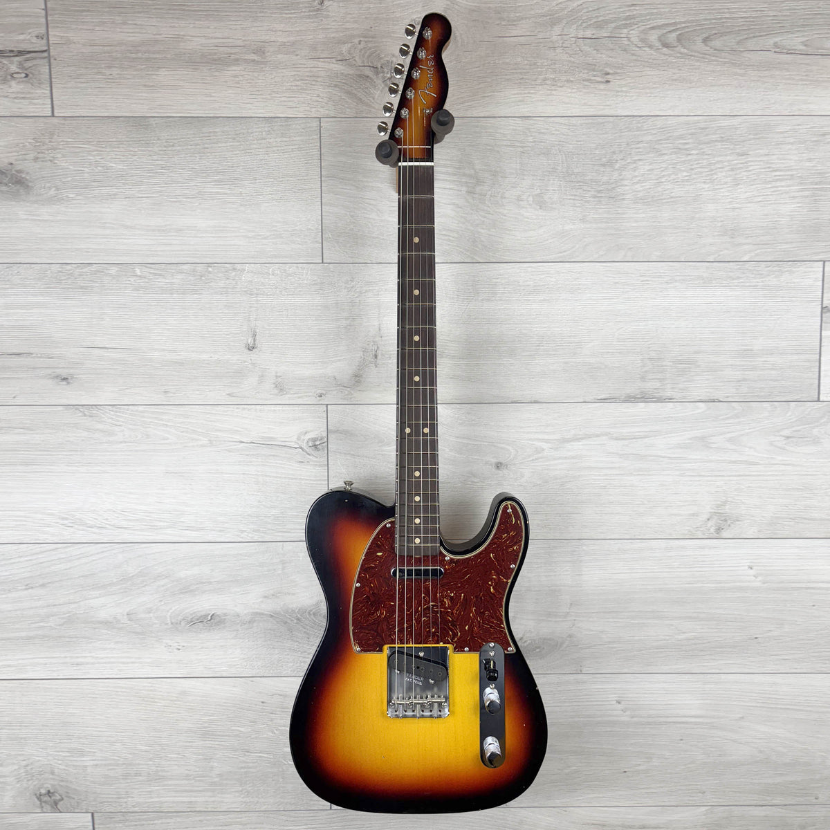 FENDER Custom Shop 1963 Telecaster Journeyman Relic, 3A Rosewood Fingerboard, Aged 3-Color Sunburst