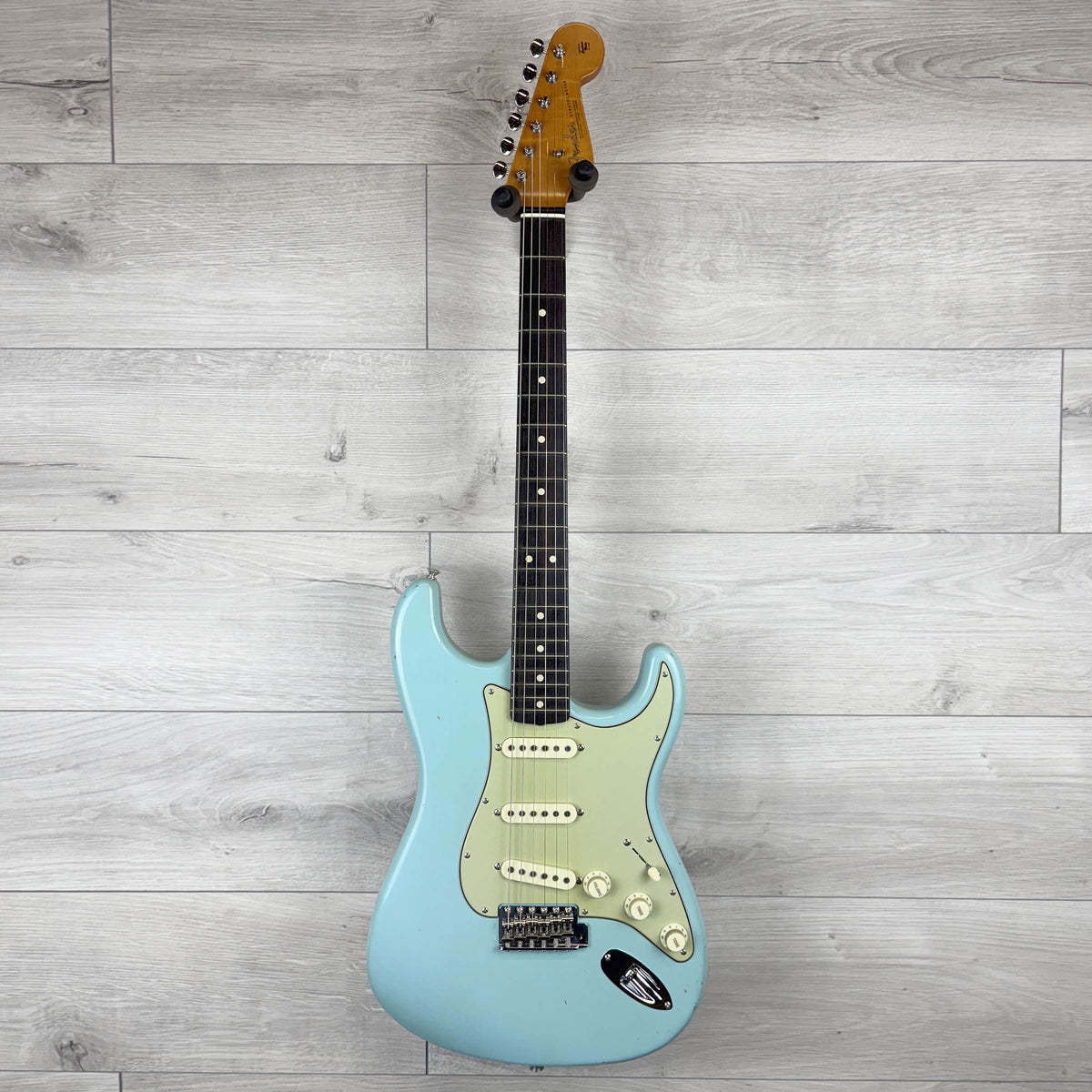 FENDER Custom Shop MasterBuilt Levi Perry Fat ‘64 Stratocaster Journeyman Relic, Faded Aged Daphne Blue