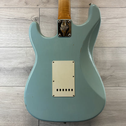 FENDER Custom Shop MasterBuilt Levi Perry Fat ‘64 Stratocaster Journeyman Relic, Faded Aged Daphne Blue