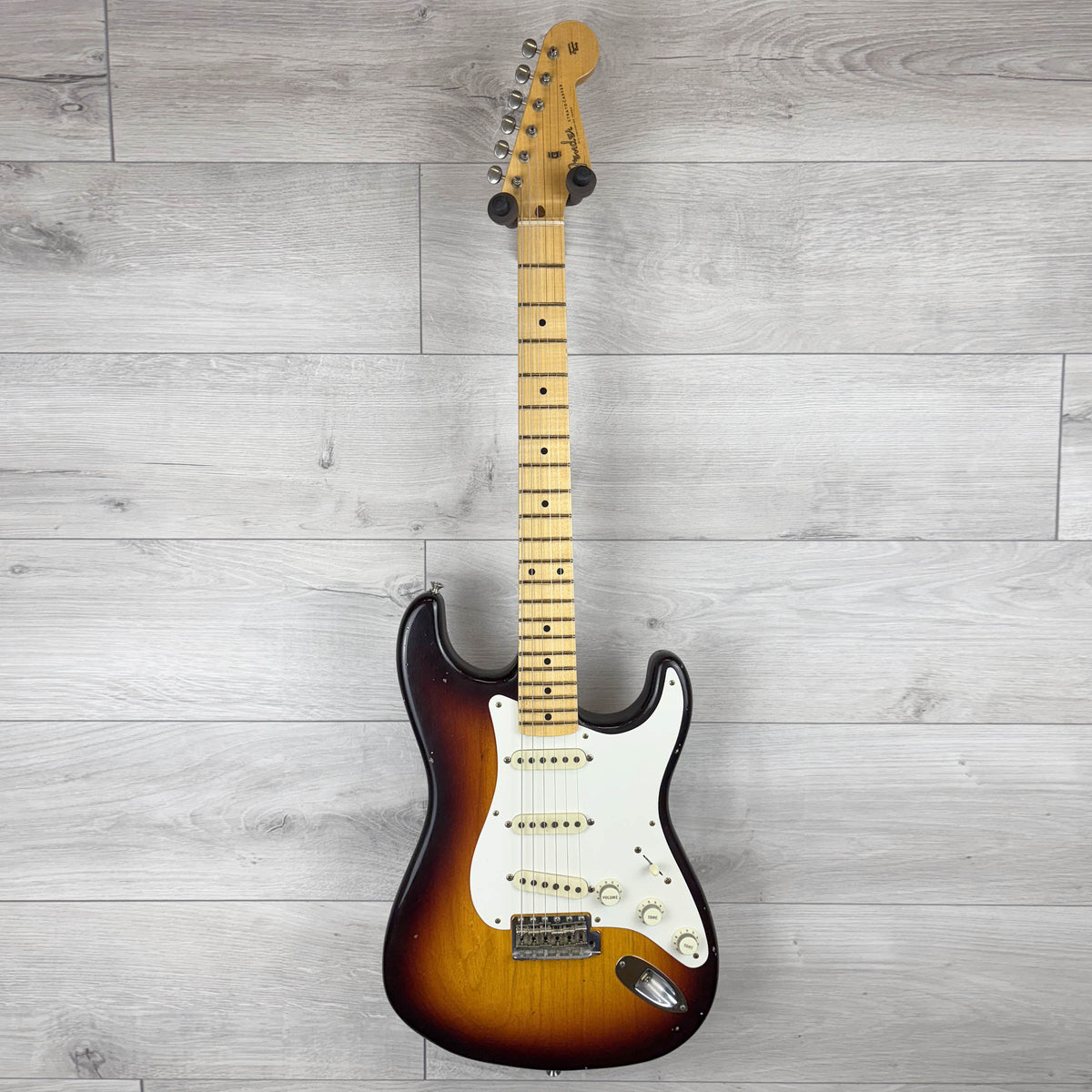 FENDER Custom Shop Masterbuilt Kyle McMillin 1958 Ash Stratocaster Journeyman Relic, 1-Piece 2A Quartersawn Maple Neck, Faded Aged Chocolate 3-Color Sunburst