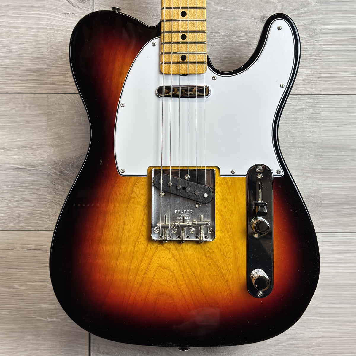 FENDER Custom Shop 1969 Telecaster NOS, Maple Fingerboard, Target 3-Color Sunburst