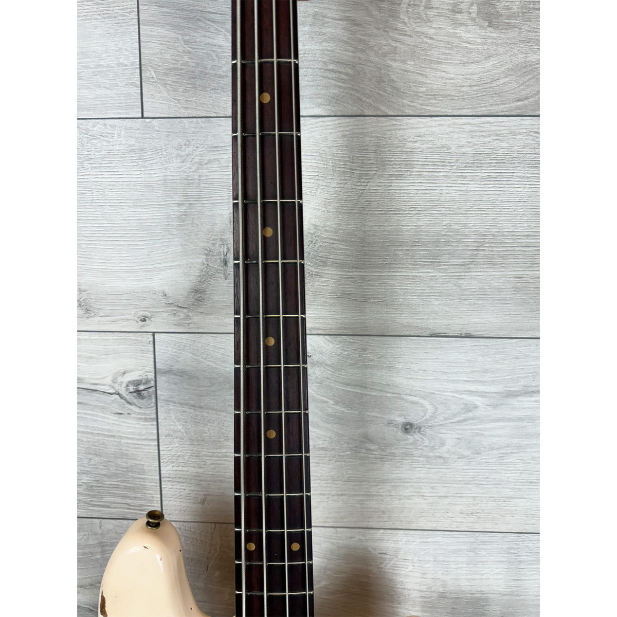 FENDER 1961 Jazz Bass Heavy Relic, 3A Rosewood Fingerboard, Super Faded Aged Shell Pink